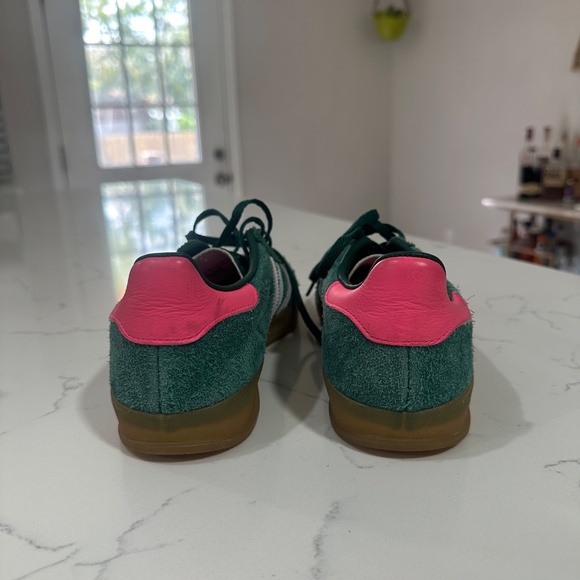 Adidas women gazelle - size 6.5 women - Picture 3 of 4